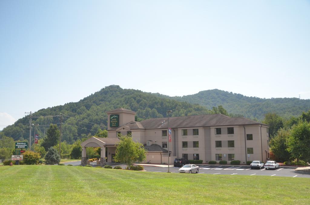 צ'ירוקי Smoky Mountain Inn & Suites מראה חיצוני תמונה