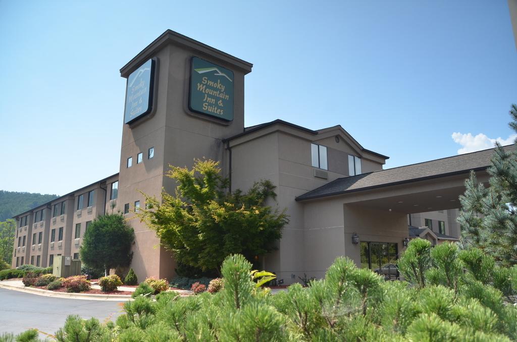 צ'ירוקי Smoky Mountain Inn & Suites מראה חיצוני תמונה