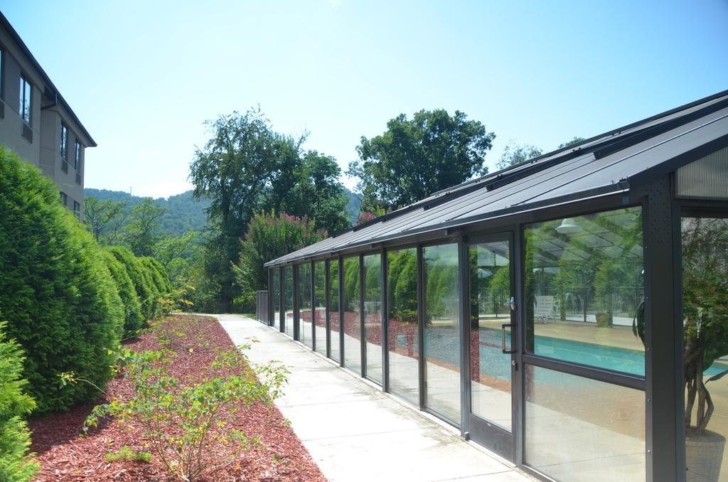 צ'ירוקי Smoky Mountain Inn & Suites מראה חיצוני תמונה