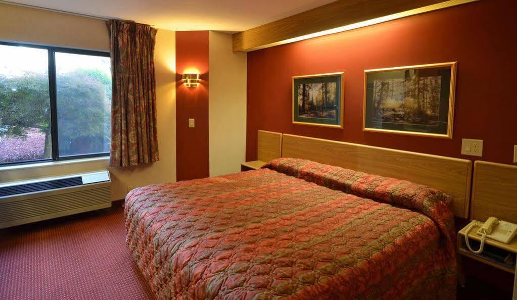 צ'ירוקי Smoky Mountain Inn & Suites מראה חיצוני תמונה
